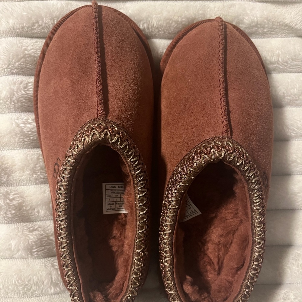 UGG Women's Slippers in Burgundy